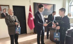 Dumlupınar’da bilgi yarışmasında dereceye giren öğrenciler ödüllerini aldı