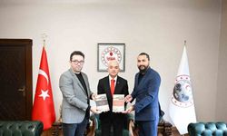 "Dünden Bugüne Kırklareli" eseri Vali Turan’a takdim edildi