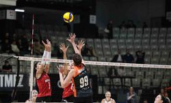 Eczacıbaşı Dynavit, 5 setlik mücadeleden galip ayrıldı