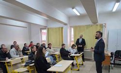 Efeler’de Öğretmenlere Topçu’nun Eğitim Felsefesi Anlatıldı