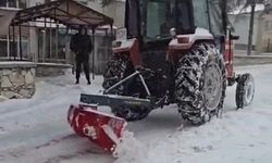 Elazığlı duyarlı vatandaşlardan karla mücadelede ekiplere destek