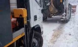 Elektrik arızası için gittikleri köyde mahsur kaldılar