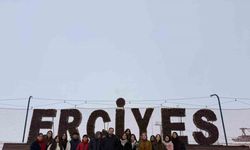 Erciyes’in zirvesinde öğrencilere yönelik ’Uluslararası Dağlar Günü’ etkinliği