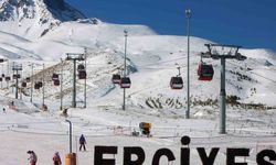 Erciyes’te kayak sezonu açıldı, kayakseverler pistlere akın etti