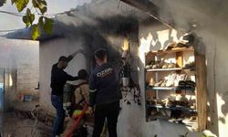 Erzin’de müstakil ev yandı