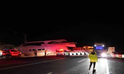 Erzurum’da yat yüklü tır karayolunu kapattı: Karşılarında yatı görenler şaşırdı