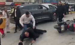 Esenyurt’ta trafikte tartıştığı araç sürücüsünü öldüresiye dövdü: O anlar kamerada