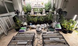 Evini uyuşturucu imalathanesine çevirdi, jandarma operasyonuyla yakalandı