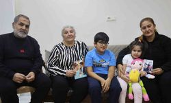 Evladından bahsederken gözyaşlarına boğulan anneanne, depremde kaybettiği kızının emaneti olan torunlarına hem annelik hem de babalık yapıyor