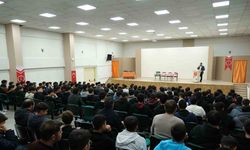 Fakirullahoğlu’ndan 15 Temmuz Şehitleri Anadolu İHL’de konferans