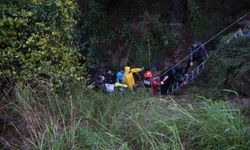 Fethiye'de otomobil uçuruma düştü