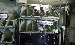 Filistinli genç, İsrail zırhlı aracını şarj istasyonuna çevirdi