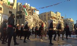 Gazze’de 54 çift savaşın gölgesinde dünya evine girdi