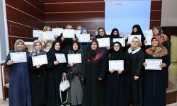 Geçici öğreticilere katılım belgeleri takdim edildi