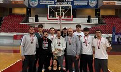 Hasketbol SK’da 15 maçta 32 oyuncu forma giydi