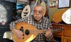 Hediye bağlama ile başlayan müzik tutkusu 61 yıldır sürüyor