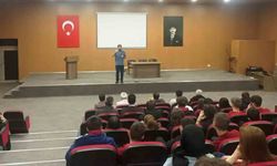 Hisarcık'ta söyleşi ve kitap tahlili programı düzenlendi