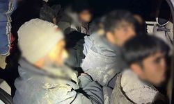 Iğdır’da bir araçta 12 düzensiz göçmen ve 2 organizatör yakalandı