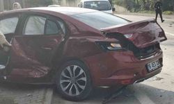 İki otomobilin çarpışması neticesinde 5 kişi yaralandı