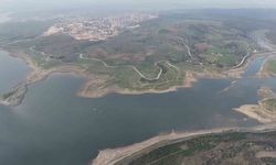 İstanbul’da kuraklığın en net görüntüsü: Barajdaki su seviyesi düşünce eski köy evleri ortaya çıktı