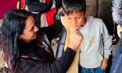 İstanbullu gönüllülerden Şanlıurfa’daki çocuklara hediye bot ve mont