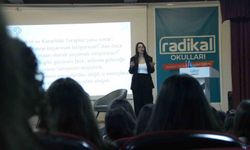 İzmir'de dev psikoloji zirvesi: Gençler geleceğe 'Radikal' bir bakış attı