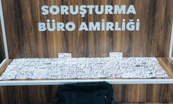 İzmir’de zehir tacirlerine operasyon: 894 hap ele geçirildi