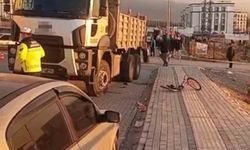 Kamyonun çarptığı 6 yaşındaki bisikletli çocuk hayatını kaybetti