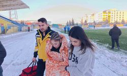 Kar ve soğuğa rağmen Ağrı Kadın Futbol Takımı'ndan 4 gollü galibiyet