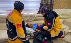 Kardan barikatları UMKE aştı: Yüksekova'da zamana karşı yaşam mücadelesi