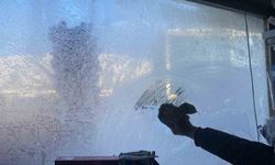 Karlıova buz tuttu: Yetişkinler cefasını, çocuklar ise sefasını sürdü