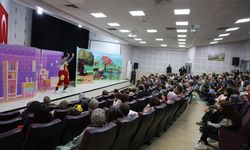 Kartepe’de çocuklara "Küçük Cesaretler Kulübü" oyunu sahnelendi