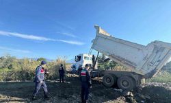 Kaş’ta izinsiz kum alımına jandarma engeli