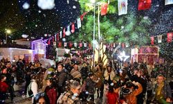 Kepez’de yeni yıl heyecanı suni kar yağışıyla başladı