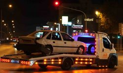 Kontrolden çıkan otomobil zincirleme kazaya neden oldu