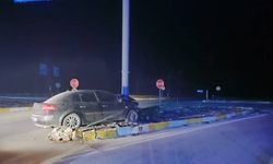 Konya’da otomobil refüje çıktı: 3 yaralı