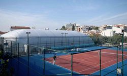 Kuşadası Tenis Kulübü’nde ’balon kort’ yapımı tamamlandı