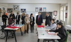 Kütahya Valisi Işın: 'Özel bireylerin mesleki beceriler kazanması ve üretime katılması büyük önem taşıyor'