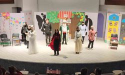 Kütahya’da "Bir Dürüstlük Hikâyesi" adlı çocuk tiyatrosu öğrencilerle buluştu