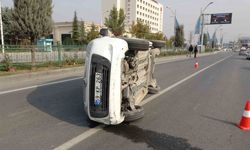 Malatya’da hafif ticari araç ile otomobil çarpıştı: 3 yaralı
