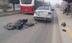 Malatya'da otomobille çarpışan motosikletli yaralandı