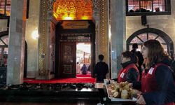 Manisa'da Türk Kızılay'dan Regaip Kandili'nde bin kişilik ikram