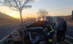 Mardin’de otomobil ile tırın çarpıştığı kazada 1 kişi öldü, 2 kişi yaralandı
