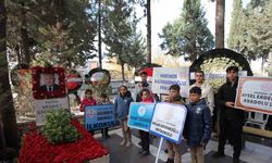 Merinos Onursal Başkanı Merhum Mehmet Erdemoğlu mezarı başında anıldı