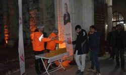 Mersin'de Regaip Kandilinde 15 bin kandil simidi dağıtıldı