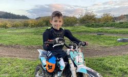 Minik motokrosçu Poyraz Kalender sezonu şampiyonlukla tamamladı