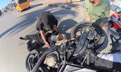 Motosiklet sürücüsü kaskı sayesinde yara almadan kurtuldu