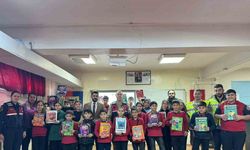 Muş’ta jandarmadan öğrencilere kişisel güvenlik ve güvenli internet eğitimi