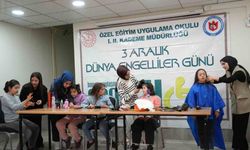 Muş’ta özel çocuklara kuaför sürprizi