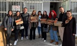 Öğrenciler babalarına ayakkabı yaptı